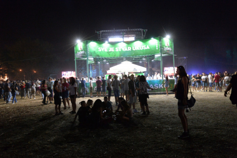 Posetioci na otvaranju Beogradskog festivala piva "Belgrade Beer fest" na Uscu.