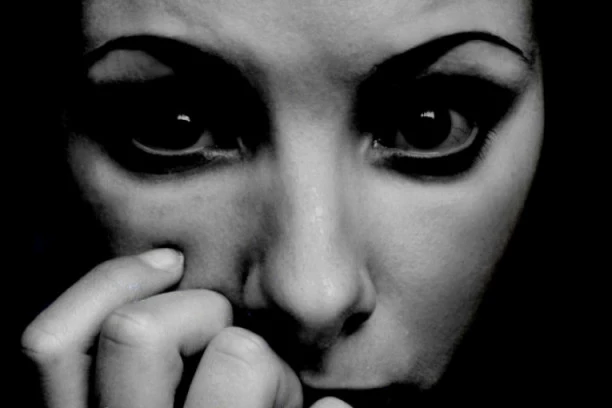 Uz pomoć hrane oterajte crne misli: Namirnice koje pomažu u borbi protiv depresije