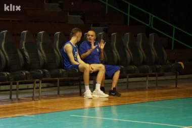 KOŠARKAŠ BiH PODRŽAO SVOG UČITELJA: Dule, privilegija je što si sa nama, vrati se brzo