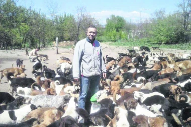 BRAVO SAŠA! Već 10 godina spasava lutalice od sigurne smrti