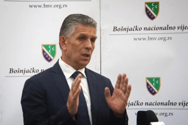 SULJO, SMIRI SE! Ugljanin opasno provocira: Lider SDA otvoreno najavio da će kršiti policijski čas!