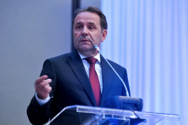 NEMA POTREBE ZA LAGEROVANJEM! Ministar Ljajić uverava: Namirnica dovoljno!