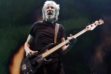 Tramp je za Putina običan klovn: Rodžer Voters osuo paljbu po američkom predsedniku