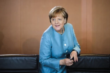 Merkel traži podršku za četvrti mandat