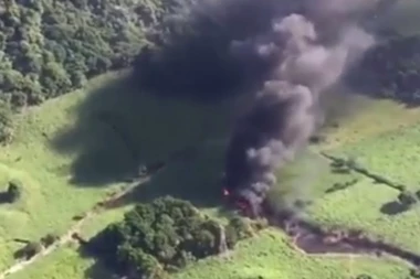 JEZIVA EKSPLOZIJA U MEKSIKU: LJUDI ŽIVI SPRŽENI (VIDEO)
