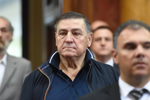 MRKONJIĆ STAO U ODBRANU BAJATOVIĆA: Zorana prolazi na bezobrazluk! Mihajlovićeva: Kod njega je dozvole izdavala sekretarica!