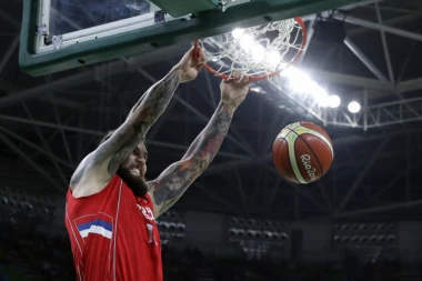 KINEZI ODUŠEVLJENI: Miroslav Raduljica dominira ligom