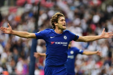 (VIDEO) KAKAV DERBI U LONDONU: Markos Alonso doveo do ekstaze navijače Čelsija!