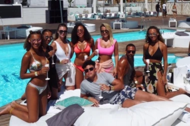 RIO NIJE MOGAO DA ODOLI NJENIM ČARIMA: Prsata starleta zavela zvezdu Mančester junajteda!