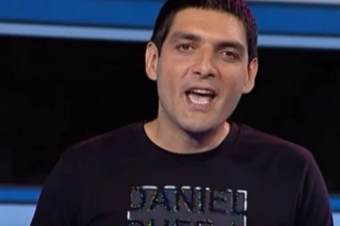 SIN LJUBE ALIČIĆA: Pevam sa ocem, a on ne sme da me pogleda!