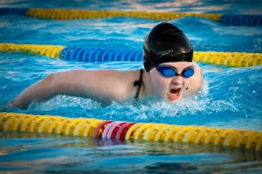 RAZLOZI ZA ODLAZAK NA MORE ILI BAZEN: Plivanje prečica do zdravlja