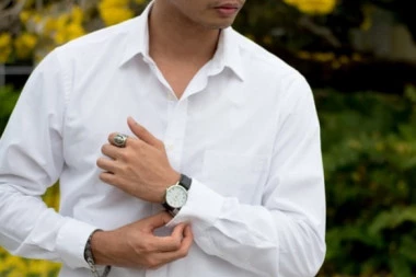 Ceo svet želi malu decu, samo u Japanu usvajaju velike muškarce!