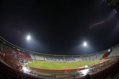 (VIDEO) ZVEZDA DOBILA NOVI TEREN, LOPTA ĆE DA KLIZI