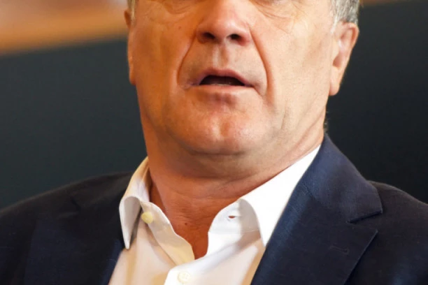 (FOTO) KAKVA BAHATOST: Mamić, šoping u Dubaiju i Luj Viton cipele za sudiju!