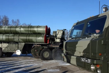 RAKETE IDU U TURSKU: Rusi potpisali ugovor sa Turcima o isporuci protivvazdušnog sistema  S-400