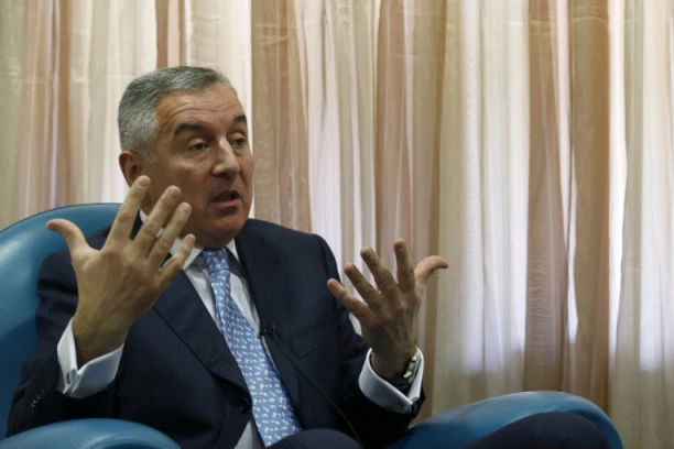 Milo nastavlja antipravoslavnu histeriju, želi da otme mošti Svetoga Vasilija