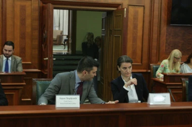 BEZ KONKRETNE PONUDE: Završen sastanak prosvetara i vlade!