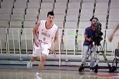 (VIDEO) EVROPO, SPREMI SE: Košarkaši brutalni i bez Tea!