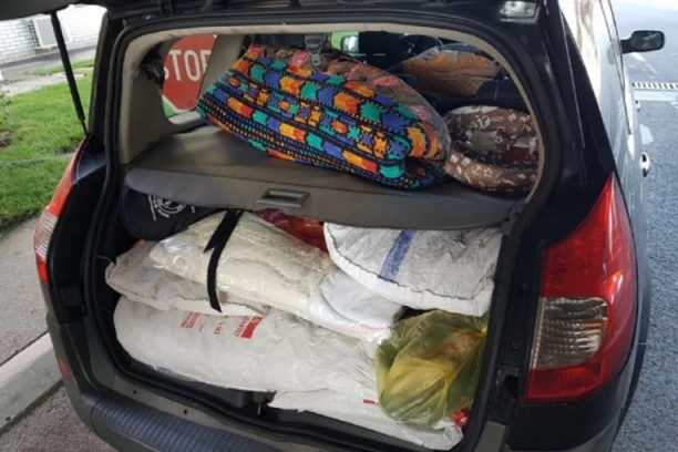 (FOTO) Carinici u šoku! Šverceri pokušali da prenesu ove sprave