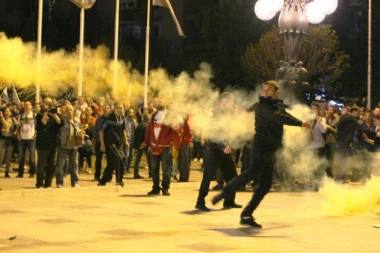 Demonstranti blokirali Varadinski most u Novom Sadu