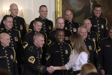 Američki vojnici "popili" otkaz zbog sumnjivih žena