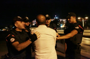 MASOVNA TUČA NA NASTUPU BAJE MALOG KNINDŽE