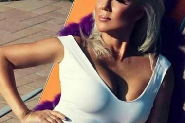 (VIDEO) Lepa Brena žari i pali u šezdesetoj!