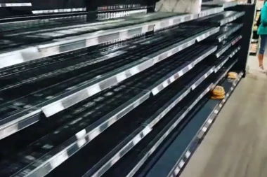 Katastrofa! Na Severu KiM od ponedeljka neće raditi prehrambene radnje, zalihe osnovnih namirnica na izmaku