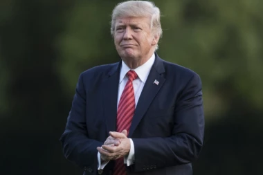 Zaposleni u Tviteru poslednji dan na poslu napravio totalni haos Donaldu Trampu!