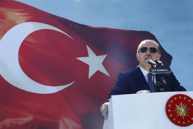Erdogan slavi poraz puča, opozicija traži pravdu
