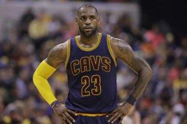 LEBRON DŽEJMS BRANIO KARIJA: NBA zvezda brutalno izvređala Trampa! Evo kako!