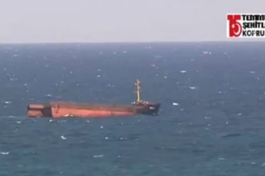 (VIDEO) Crno More progutalo ruski teretni brod! Turci započeli akciju spašavanja mornara