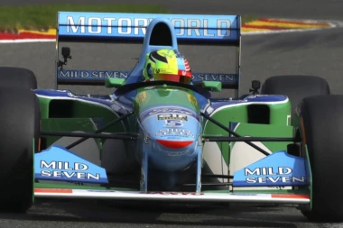 (VIDEO) Ovo bi Mihaelu nateralo suze na oči: Mik Šumaher vozio očev bolid!