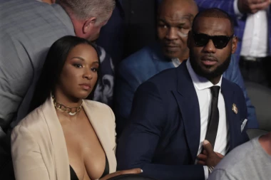 (FOTO) Mejveder i Mekgregor su boksovali, ali su svi gledali u Lebronovu ženu