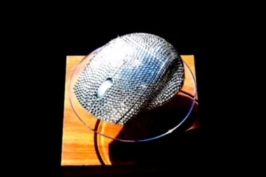 IZNENAĐENJE ZA DAME: Miš sa Swarovski kristalima