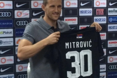 (FOTO) Cepaju se košulje u Partizanu: POSLE EVERTONA JOŠ JEDAN FUDBALER POSTAO TATA!