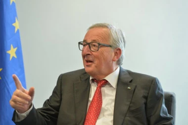 Junker kritikuje Nemačku zbog zatvaranja granica i traži da EK ima inicijativu