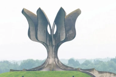 Plenković u Jasenovcu: Osuđujemo strahote koje su se tu događale