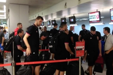 PROSUSMO VODU: Košarkaši otišli na Euro!