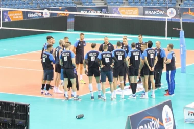 SRBI NASTAVLJAJU POHOD KA MEDALJI: Odbojkaši na Bugare u četvrtfinalu EP