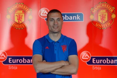 (VIDEO) Ovako su Zvezda i Mančester junajted čestitali rođendan Nemanji Vidiću!