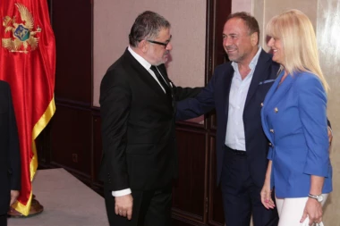 MARINKO TATA ZA PRIMER: Sinovima poklon od 200.000 evra!