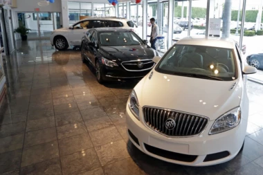 Srbi vole da voze, ALI BI PRE UŽIVALI U AUTONOMNOM UPRAVLJANJU