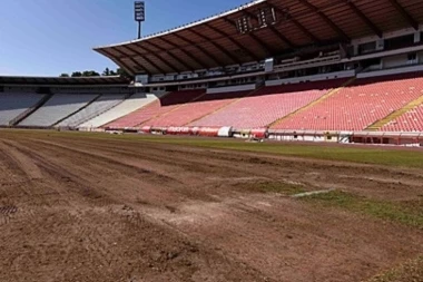 POČELA ZAMENA TRAVE NA "RAJKU MITIĆU"