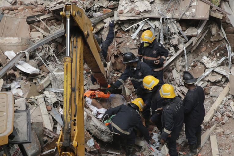 U stravičnom rušenju zgrade poginula 21 osoba