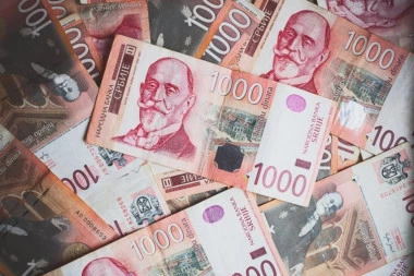 Bez velikih oscilacija kursa: Dinar danas vredi 117,57 za evro