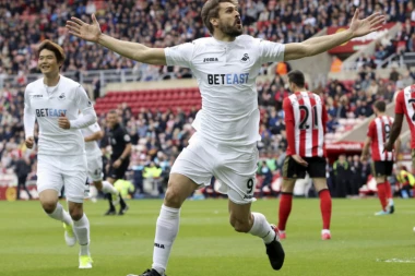 "PEVCI" SE OSOKOLILI: Totenhem "ukrao" Čelsiju Ljorentea