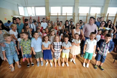 POČINJE ŠKOLA: Đake čekaju mnoge novine, a evo i koje!