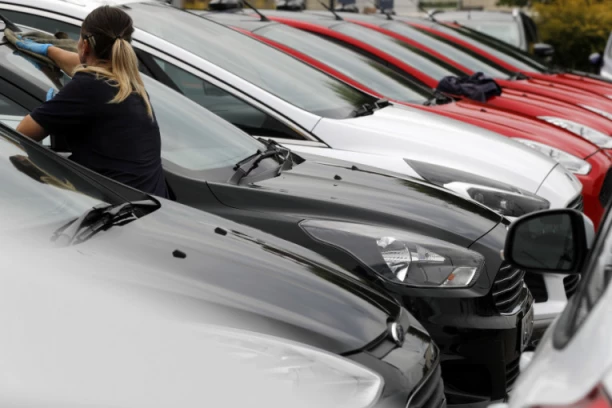 I OVO SE DEŠAVA! Čuknuo ga na parkingu i ostavio poruku, a onda je priča dobila neverovatan obrt (FOTO)