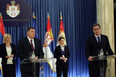 Vučić: Formiran tim za pisanje Deklaracije!